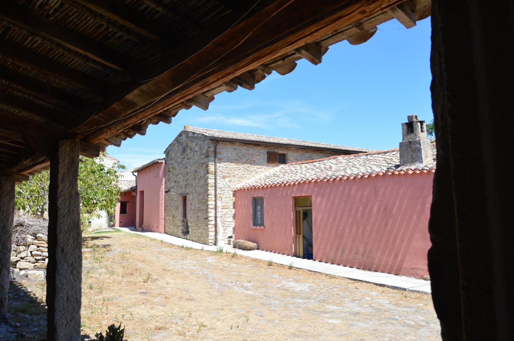 Sa Domu De Sa Contissa Panzió Selegas Kültér fotó